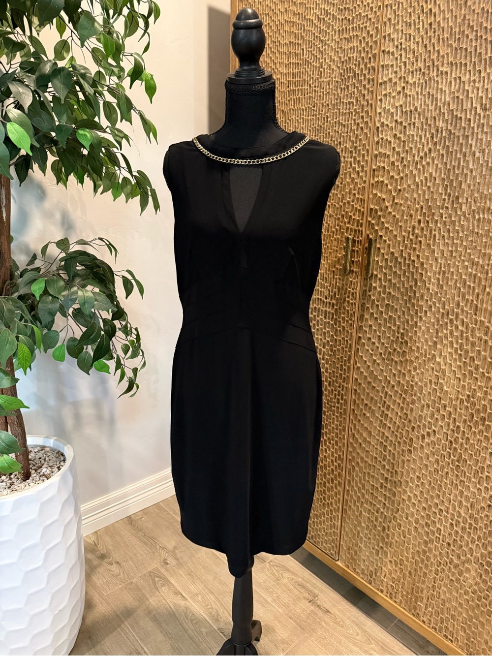 Bisou Bisou Black Sleeveless Chain-Trim Sheath Dress